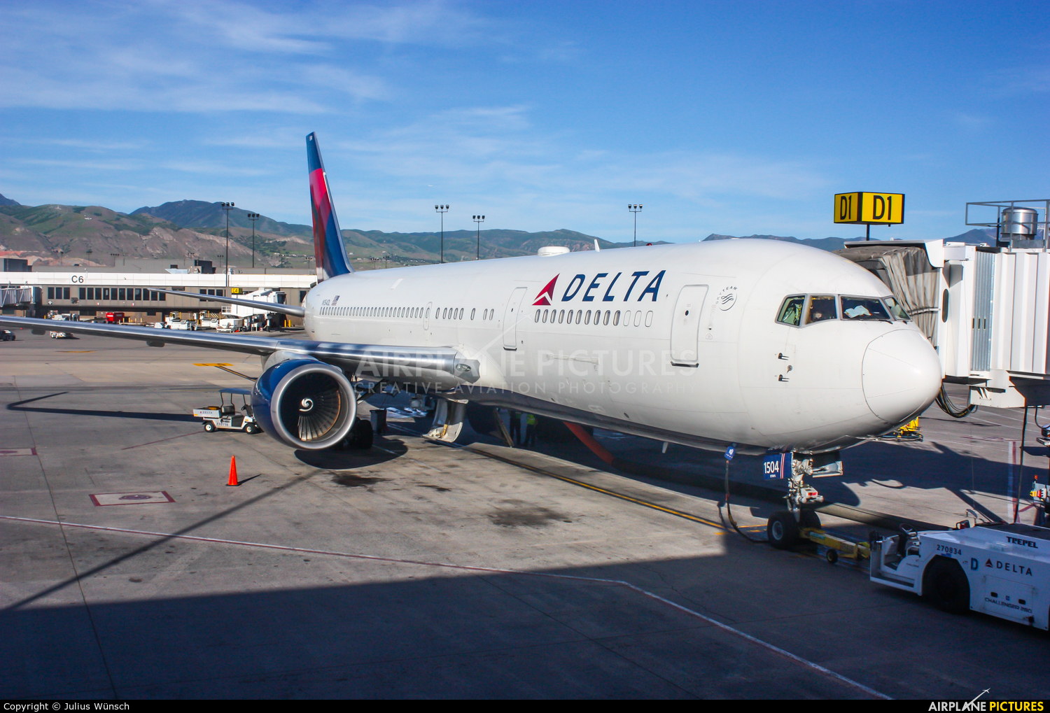 Delta Air Lines N842MH aircraft at Salt Lake City