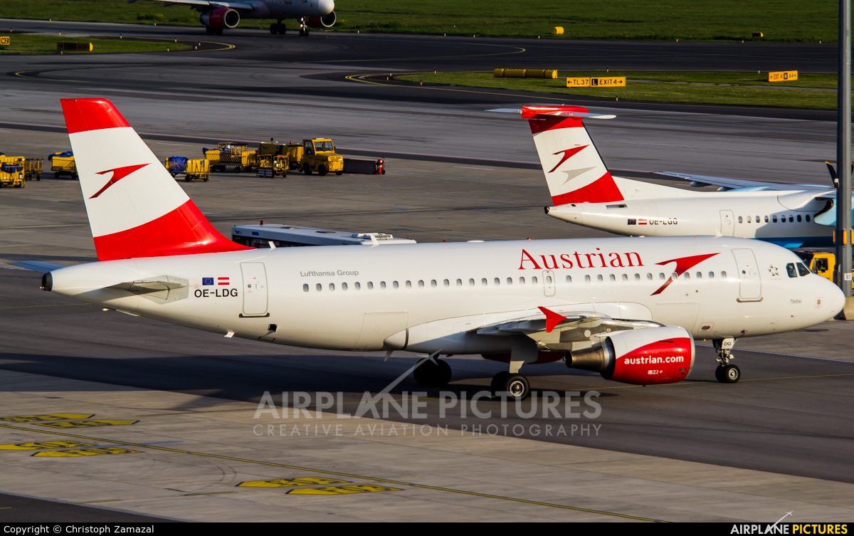 Austrian Airlines/Arrows/Tyrolean OE-LDG aircraft at Vienna - Schwechat