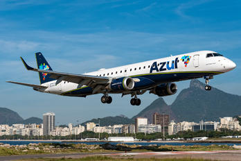 PR-AXQ - Azul Linhas Aéreas Embraer ERJ-195 (190-200)