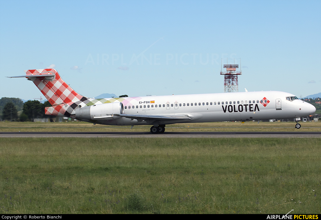 Volotea Airlines EI-FGH aircraft at Verona - Villafranca