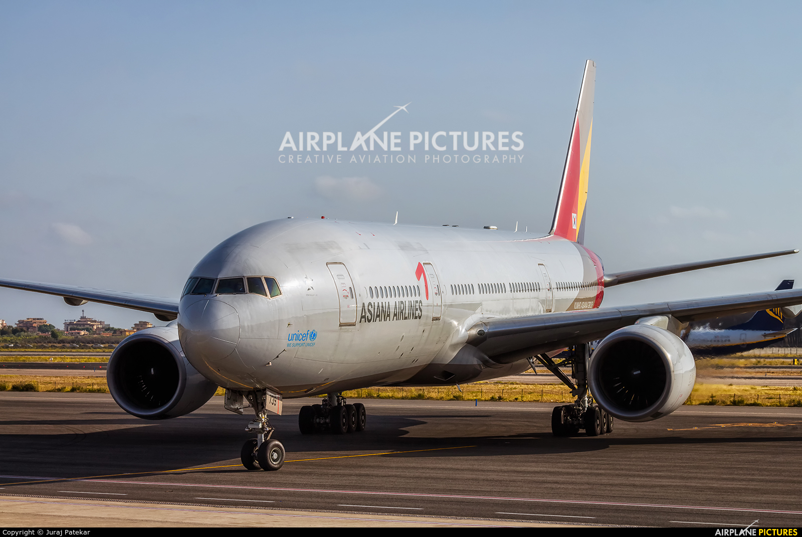 Asiana Airlines HL7739 aircraft at Rome - Fiumicino