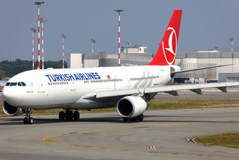 TC-JND - Turkish Airlines Airbus A330-200