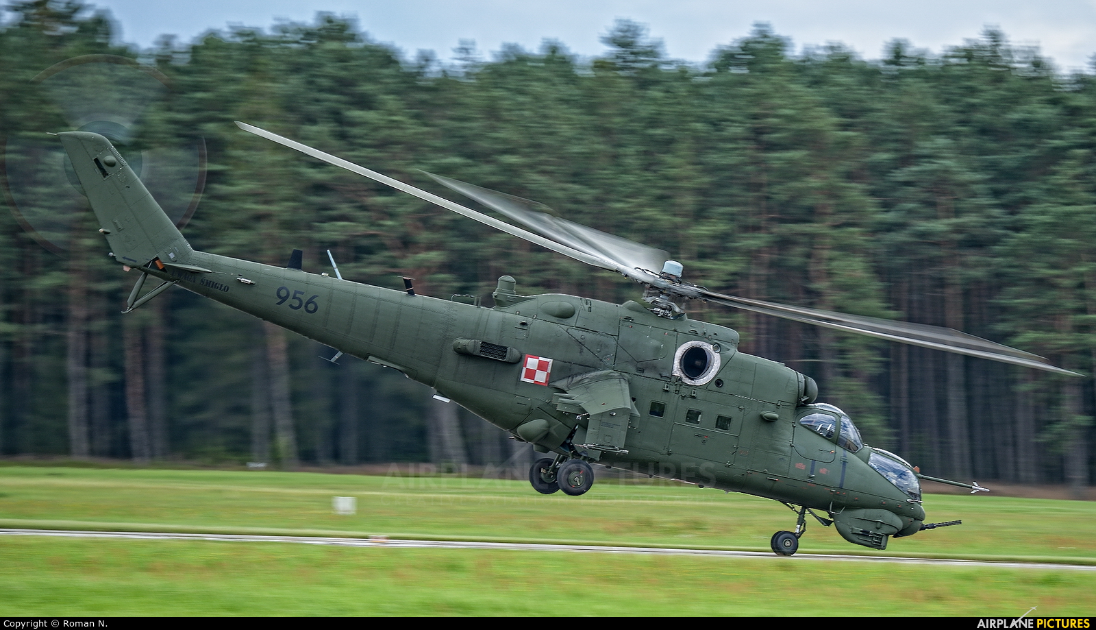 Poland - Army 956 aircraft at Siemirowice