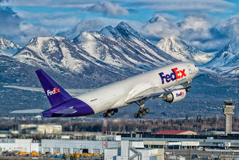 N886FD - FedEx Federal Express Boeing 777F