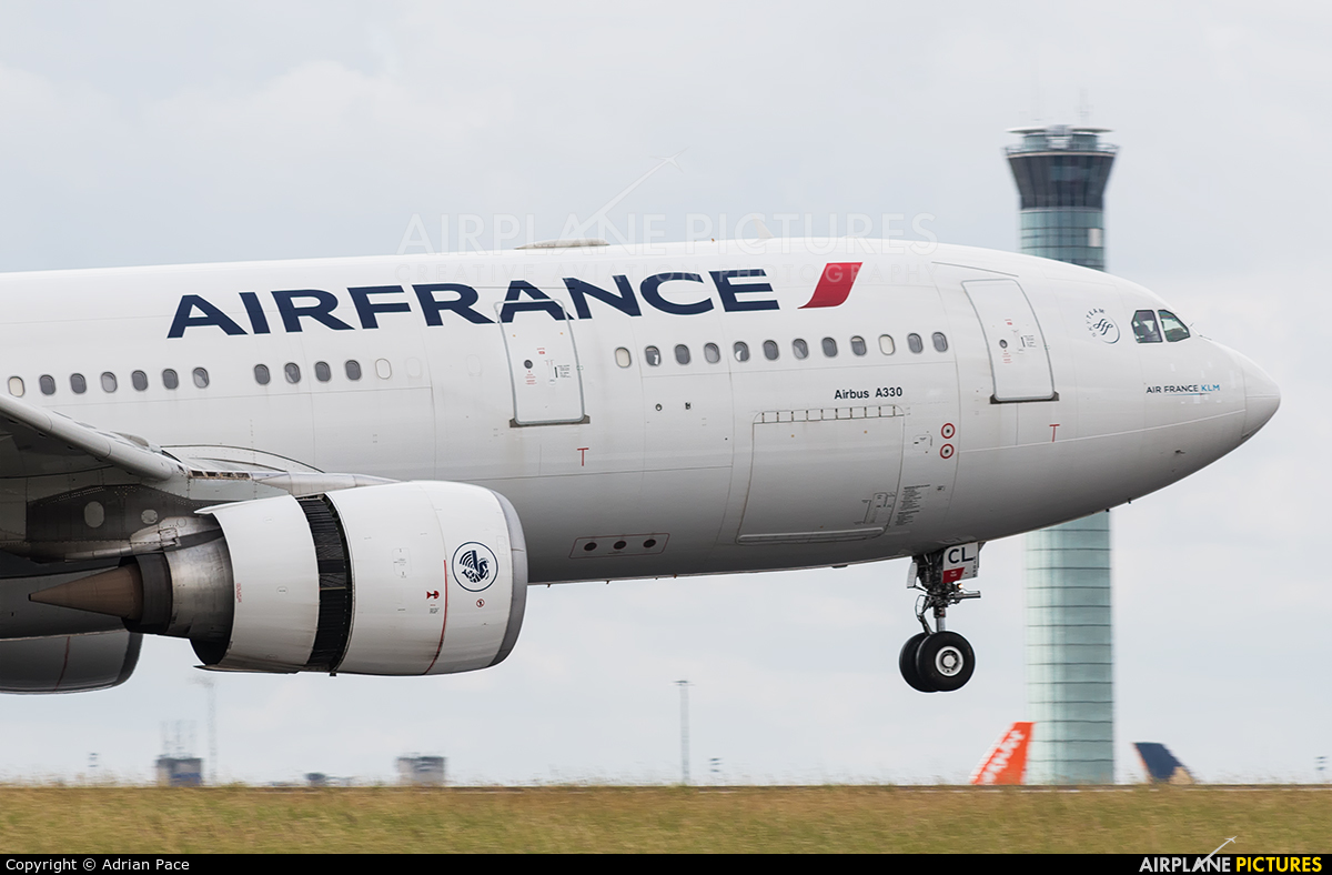 Air France F-GZCL aircraft at Paris - Charles de Gaulle