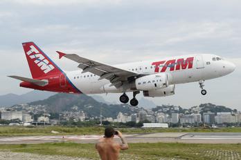 PR-MAO - TAM Airbus A319