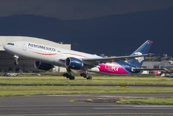 N774AM - Aeromexico Boeing 777-200ER