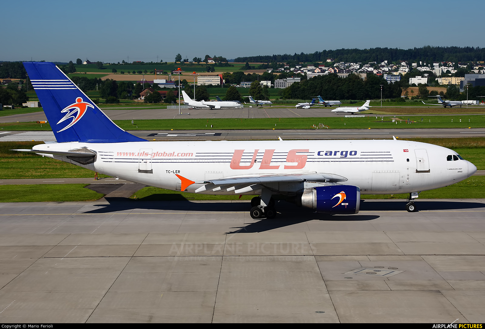 ULS Cargo TC-LER aircraft at Zurich