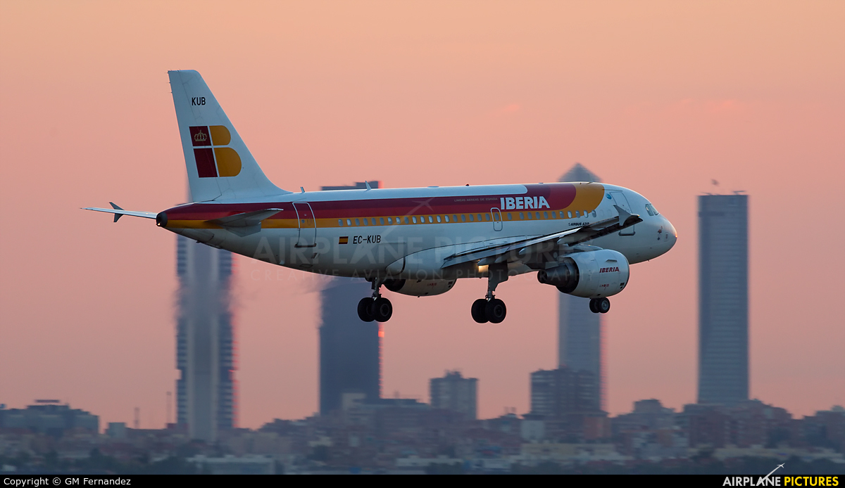 Iberia EC-KUB aircraft at Madrid - Barajas