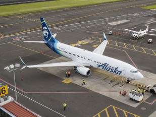 N589AS - Alaska Airlines Boeing 737-800
