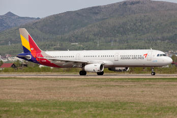 HL8018 - Asiana Airlines Airbus A321