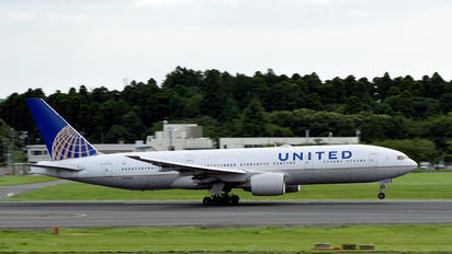 N225UA - United Airlines Boeing 777-200ER
