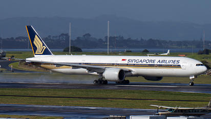 9V-SWL - Singapore Airlines Boeing 777-300ER