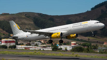 EC-MHA - Vueling Airlines Airbus A321