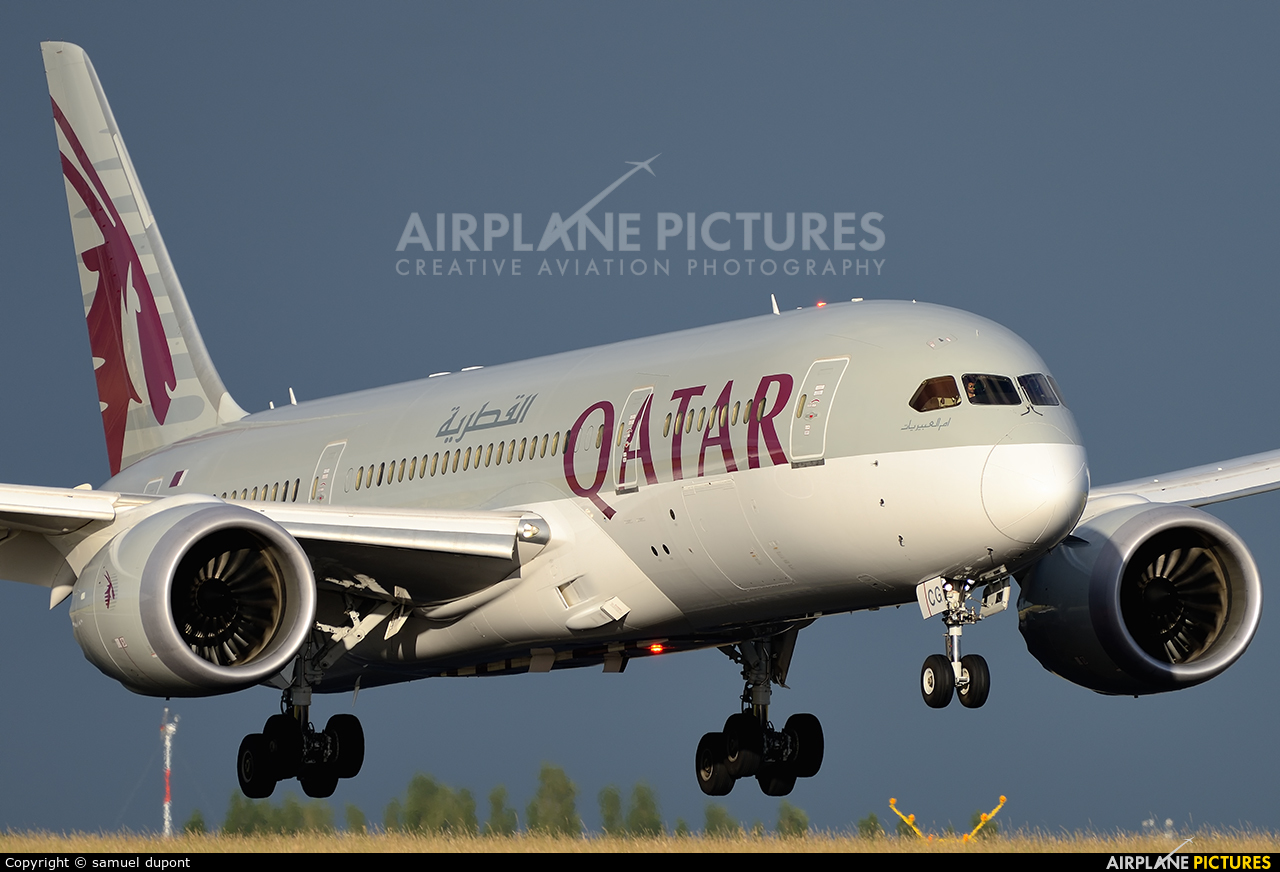Qatar Airways A7-BCG aircraft at Paris - Charles de Gaulle