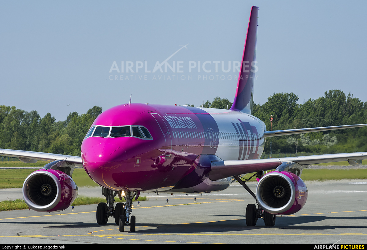 Wizz Air HA-LYN aircraft at Warsaw - Frederic Chopin