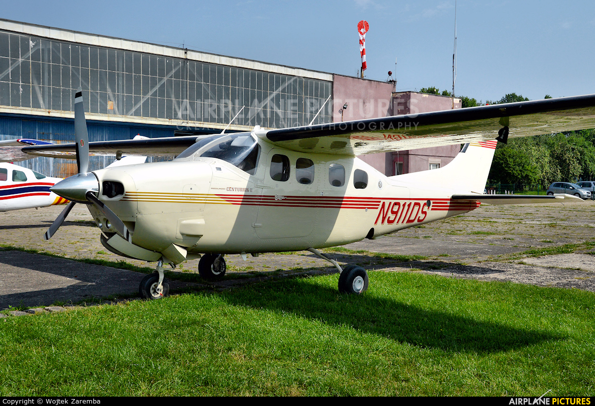 Private N911DS aircraft at Białystok - Krywlany