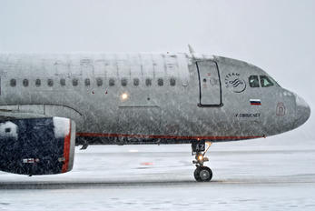 VQ-BAZ - Aeroflot Airbus A320