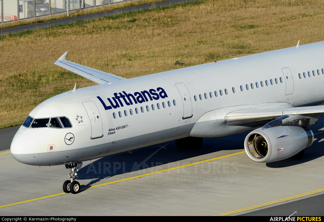 Lufthansa D-AIST aircraft at Frankfurt