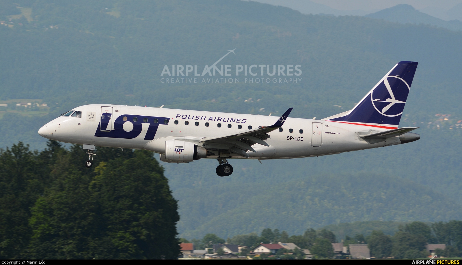 LOT - Polish Airlines SP-LDE aircraft at Ljubljana - Brnik