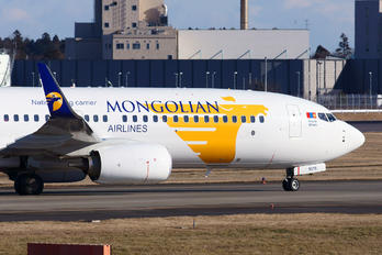 JU-1015 - Mongolian Airlines Boeing 737-800