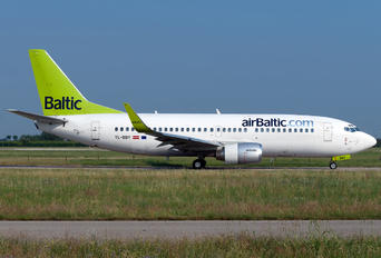 YL-BBY - Air Baltic Boeing 737-300
