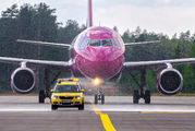 HA-LYM - Wizz Air Airbus A320 aircraft