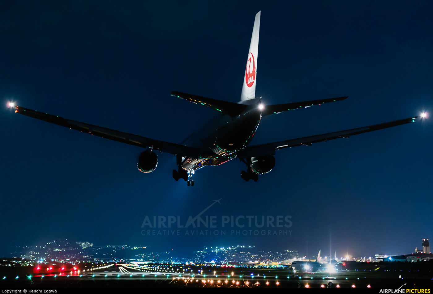 JAL - Japan Airlines JA8977 aircraft at Osaka - Itami Intl