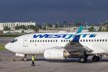C-GUWS - WestJet Airlines Boeing 737-700