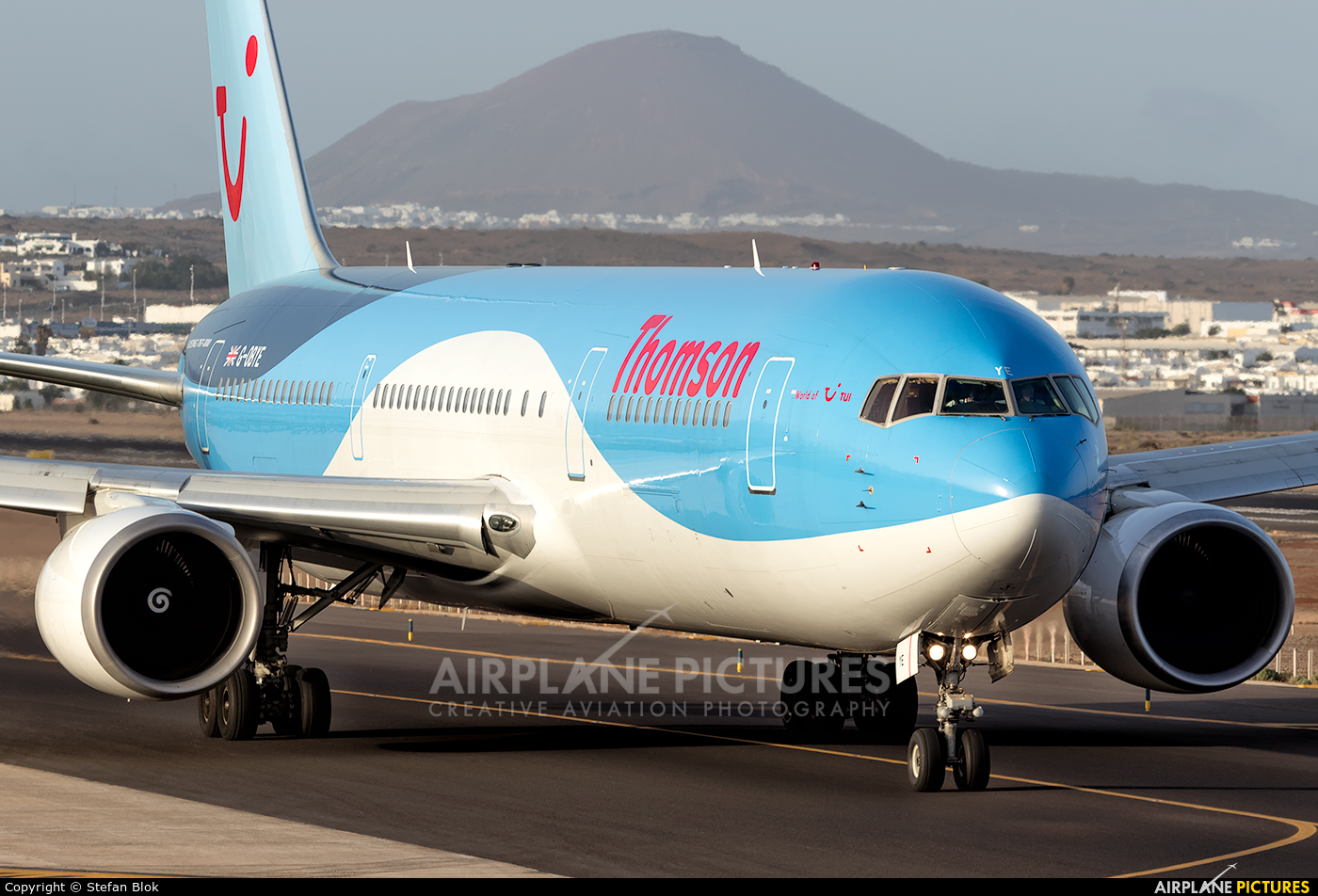 Thomson/Thomsonfly G-OBYE aircraft at Lanzarote - Arrecife