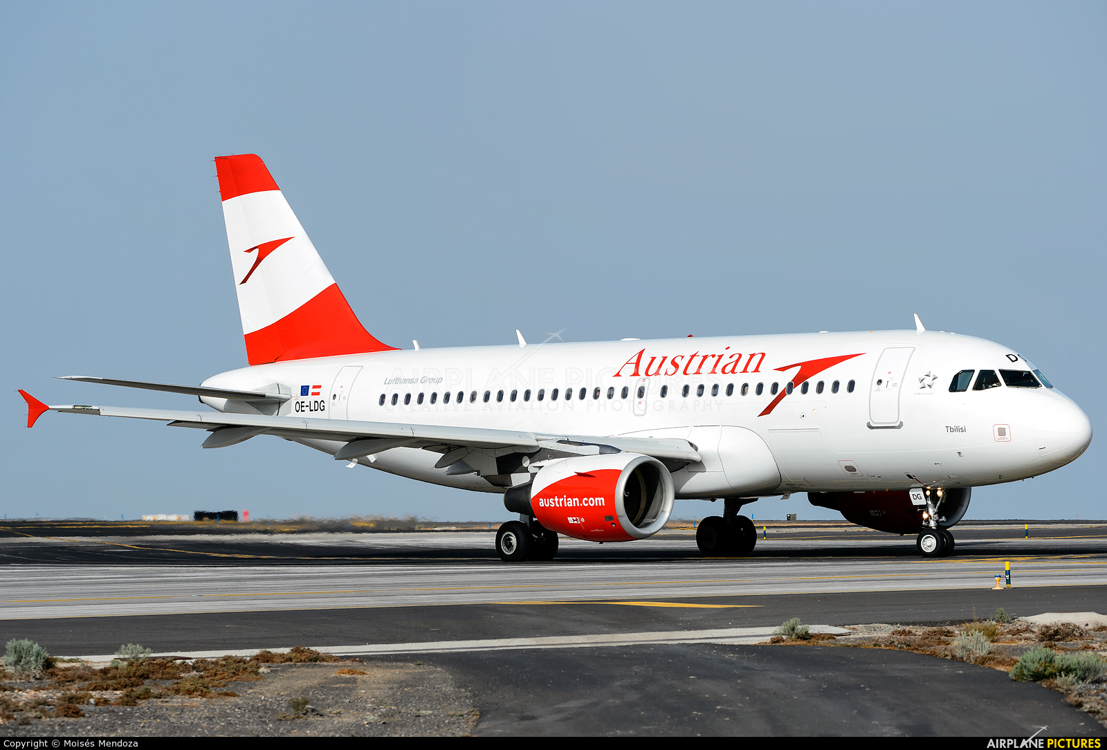 Austrian Airlines/Arrows/Tyrolean OE-LDG aircraft at Tenerife Sur - Reina Sofia