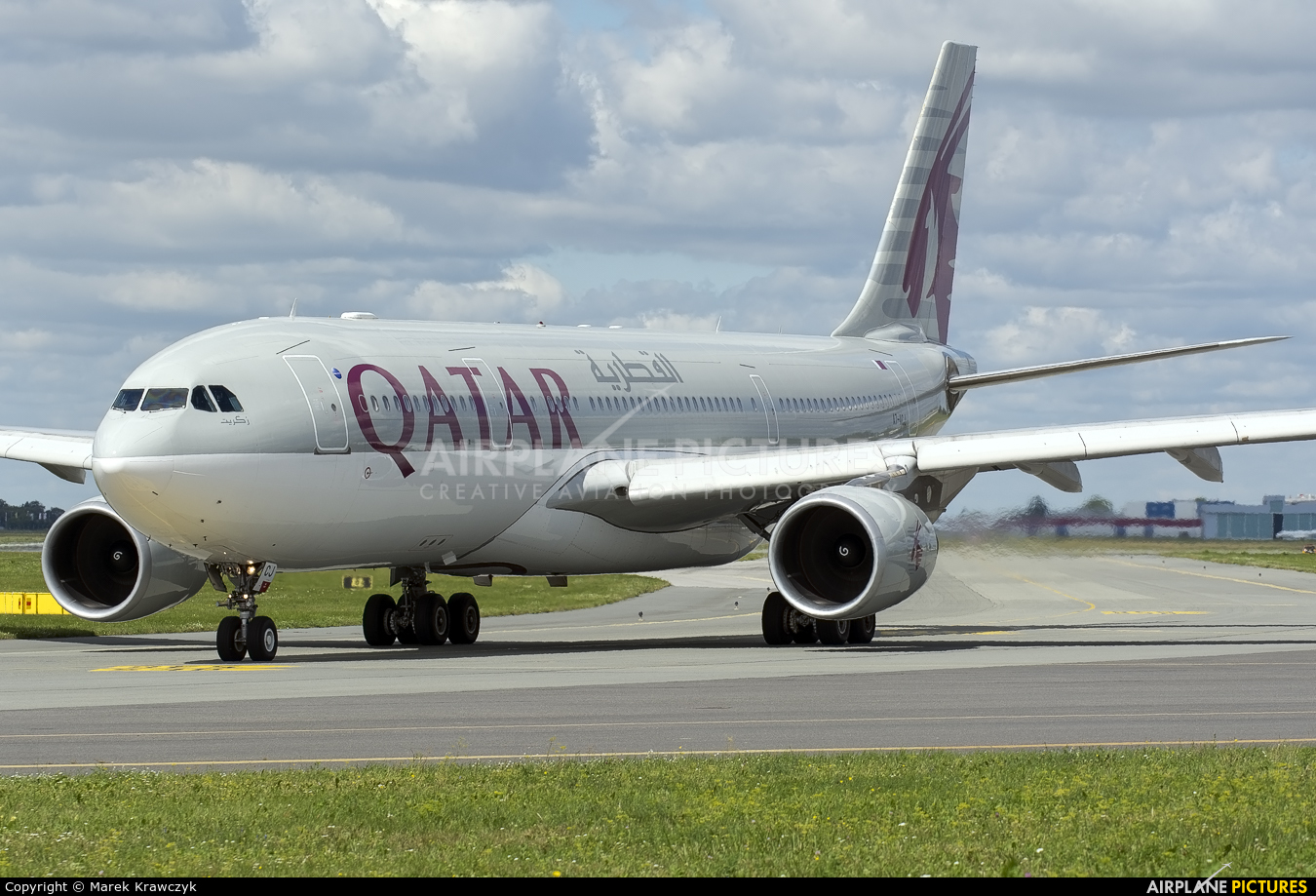 Qatar Airways A7-ACJ aircraft at Warsaw - Frederic Chopin