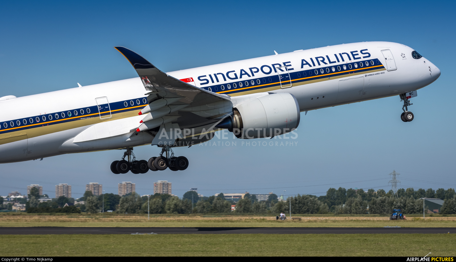 Singapore Airlines 9V-SWC aircraft at Amsterdam - Schiphol