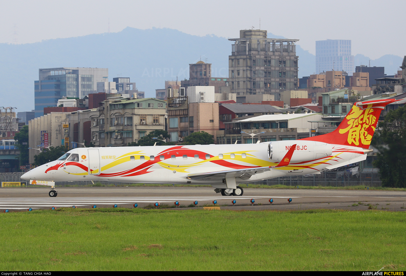 Private N688JC aircraft at Taipei Sung Shan/Songshan Airport