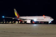 Asiana Airlines HL7775 image