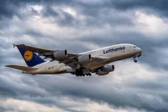 D-AIMK - Lufthansa Airbus A380