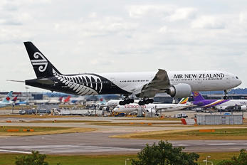 ZK-OKN - Air New Zealand Boeing 777-300ER