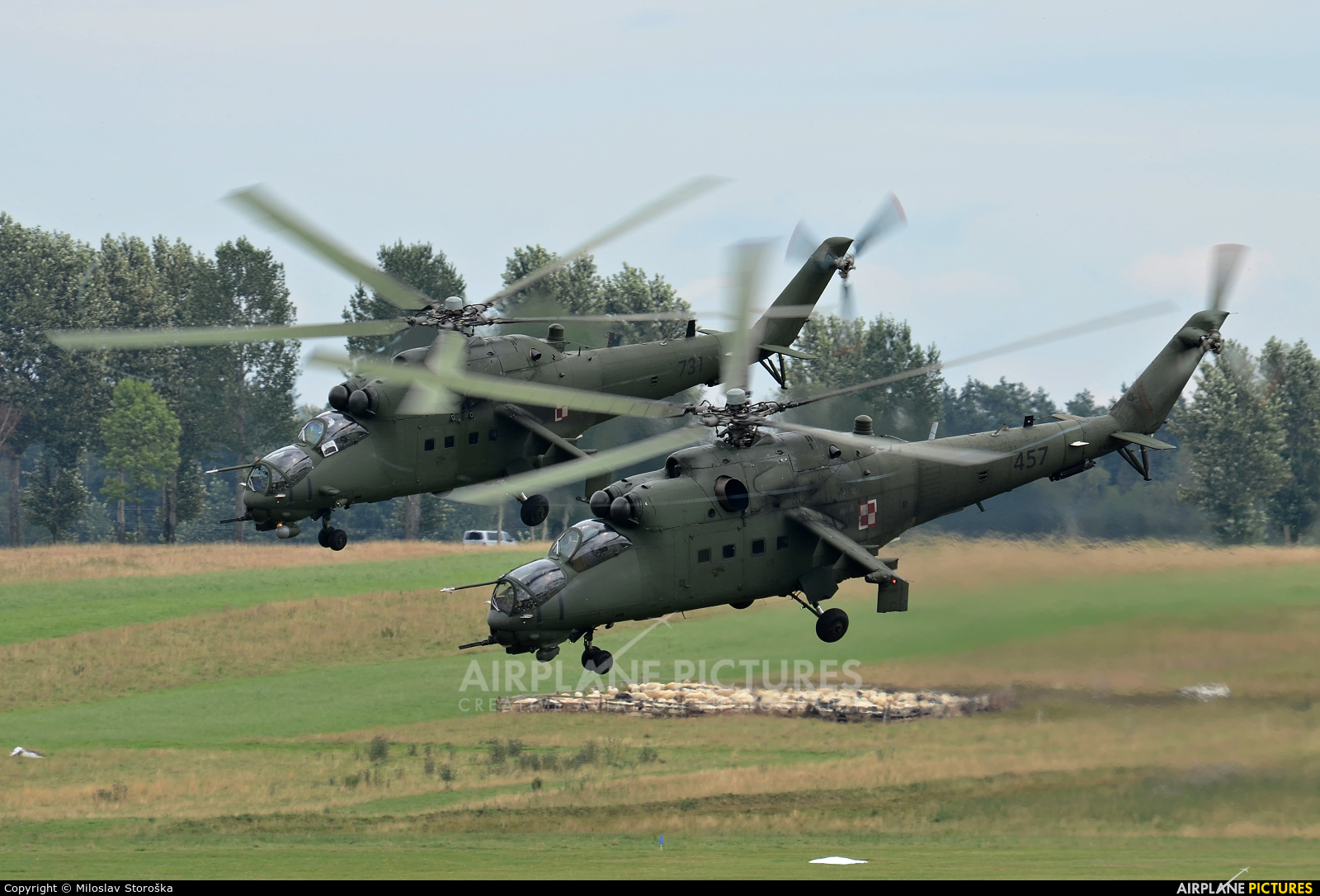 Poland - Army 457 aircraft at Nowy Targ