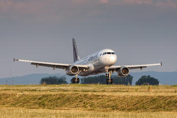 A7-AHL - Qatar Airways Airbus A320