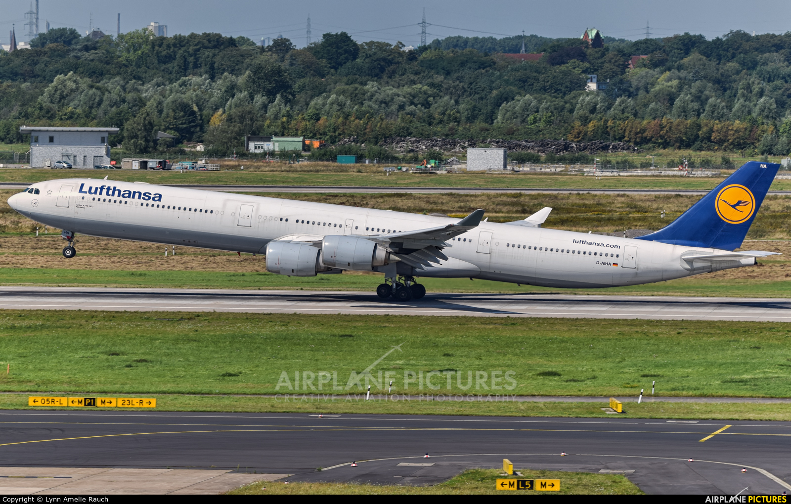 Lufthansa D-AIHA aircraft at Düsseldorf