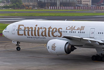 A6-EMX - Emirates Airlines Boeing 777-300