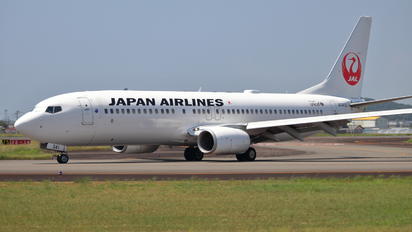 JA341J - JAL - Japan Airlines Boeing 737-800