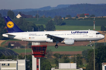 D-AIZO - Lufthansa Airbus A320