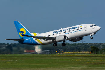 UR-GAH - Ukraine International Airlines Boeing 737-300