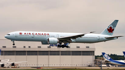 C-FIVS - Air Canada Boeing 777-300ER
