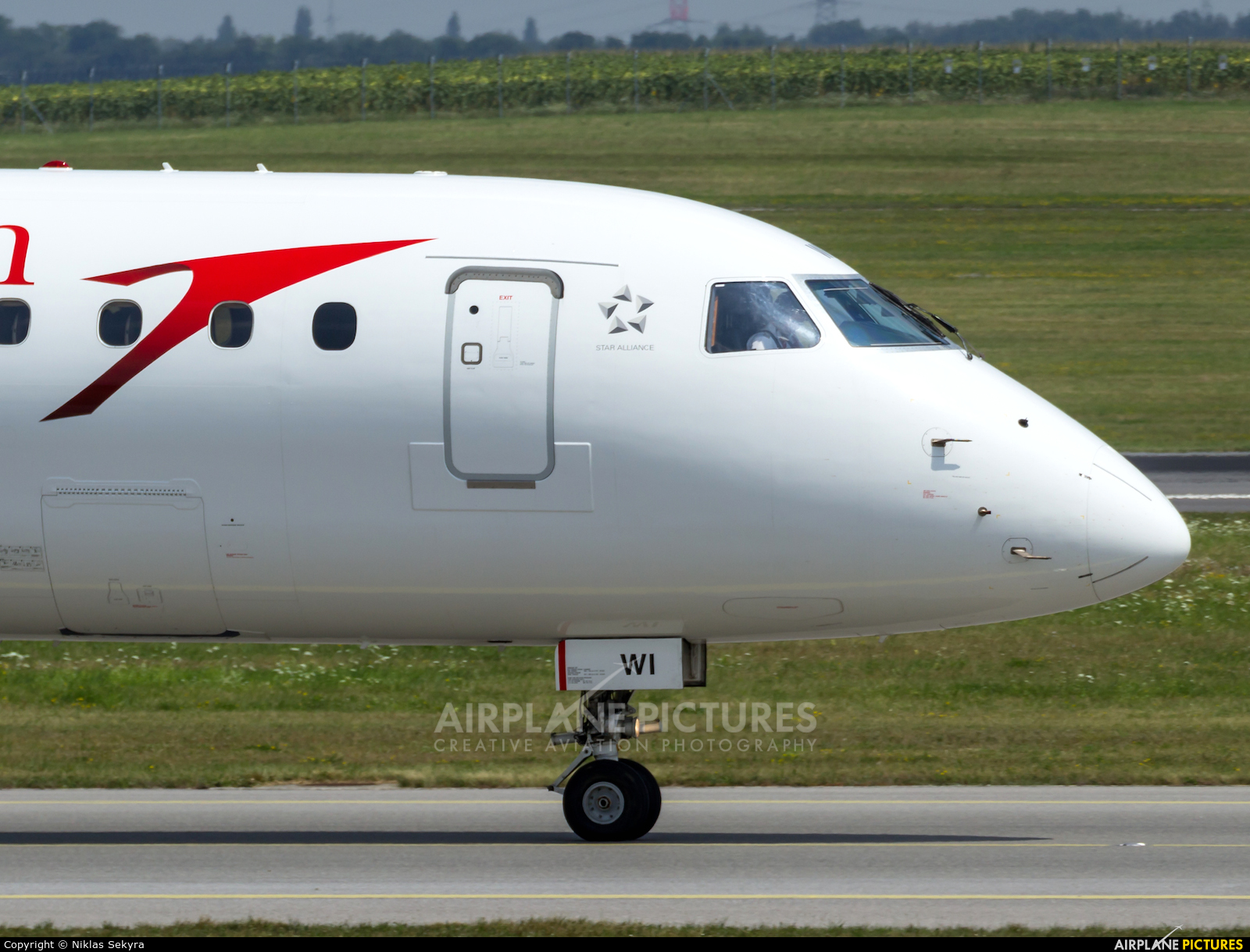 Austrian Airlines/Arrows/Tyrolean OE-LWI aircraft at Vienna - Schwechat