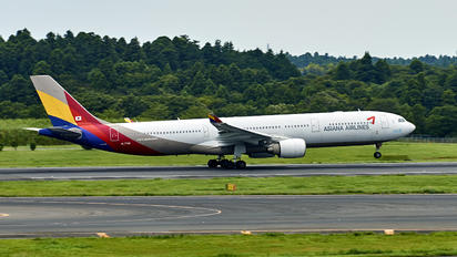 HL7740 - Asiana Airlines Airbus A330-300