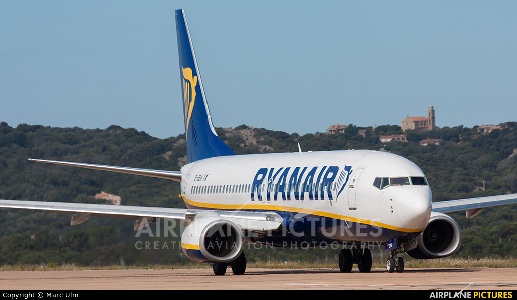 Ryanair EI-EFW aircraft at Figari - Sud Corse