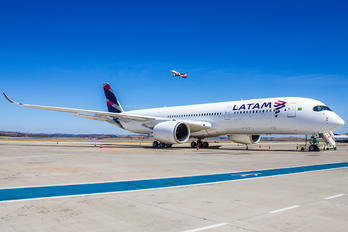 PR-XTD - LATAM Airbus A350-900