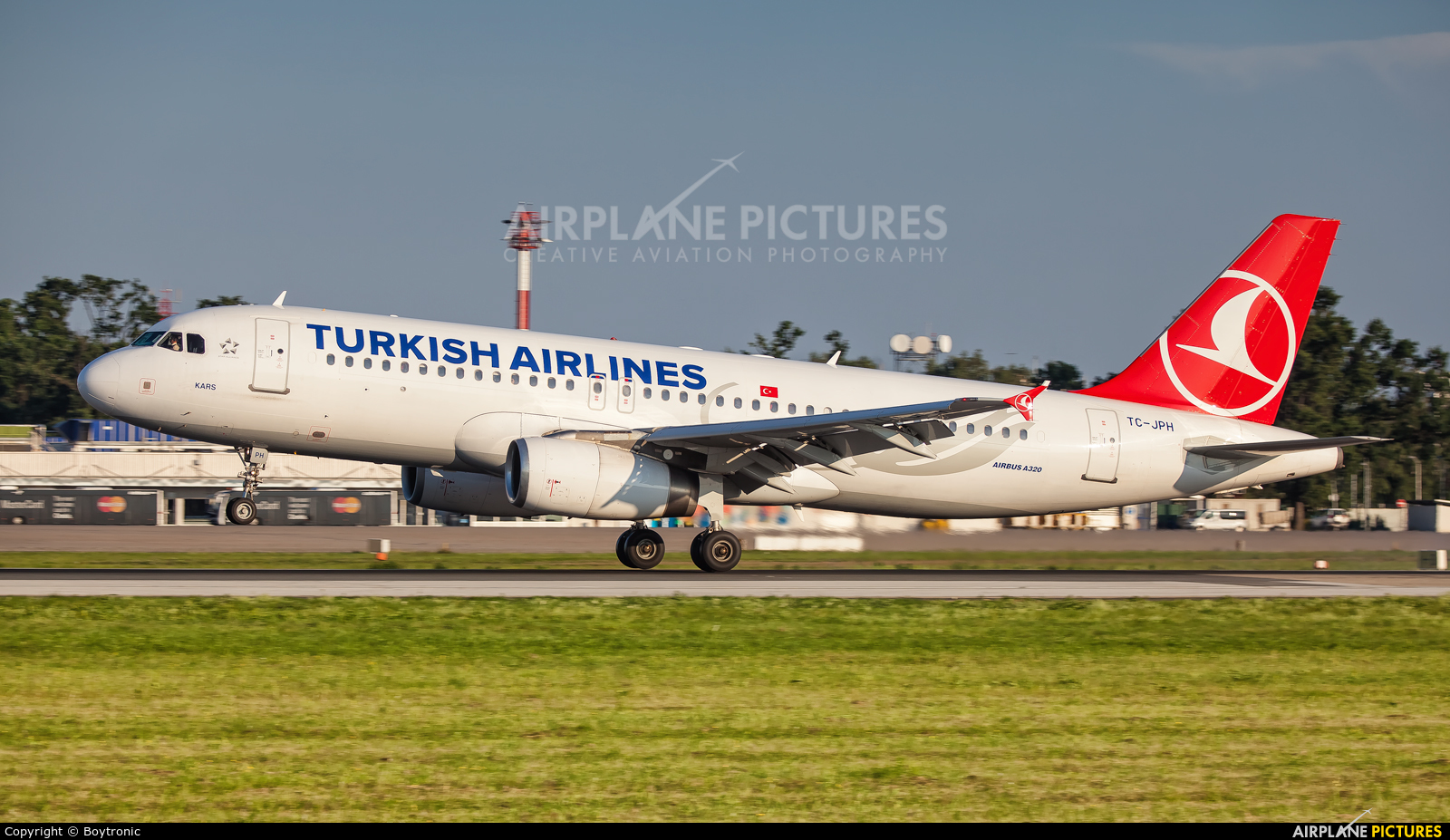Turkish Airlines TC-JPH aircraft at Zagreb